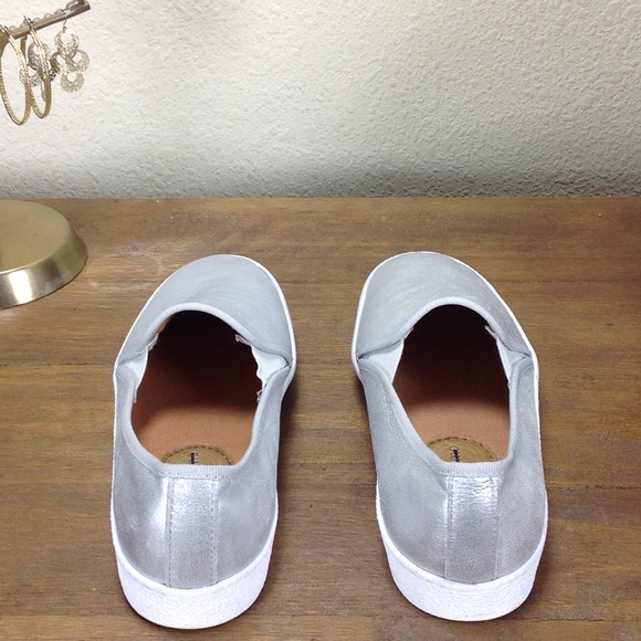 ❌Anthropologie Silver Leather Slip-On Sneakers - Picture 6 of 8